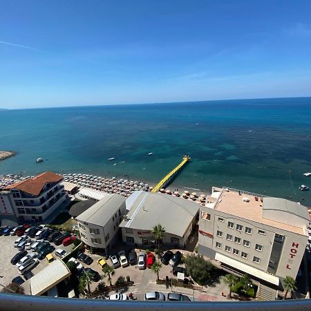 Currila Beach Apartment Durrës Exteriör bild