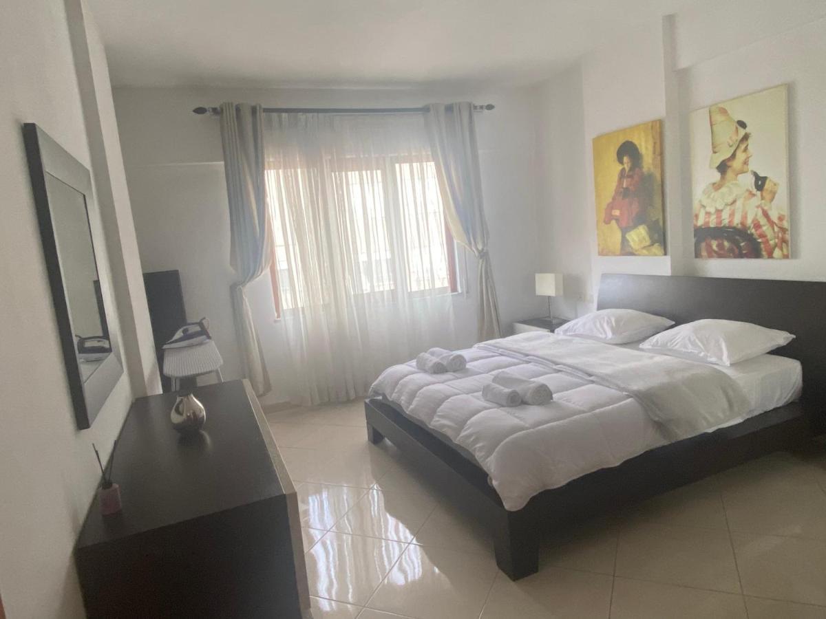 Currila Beach Apartment Durrës Exteriör bild