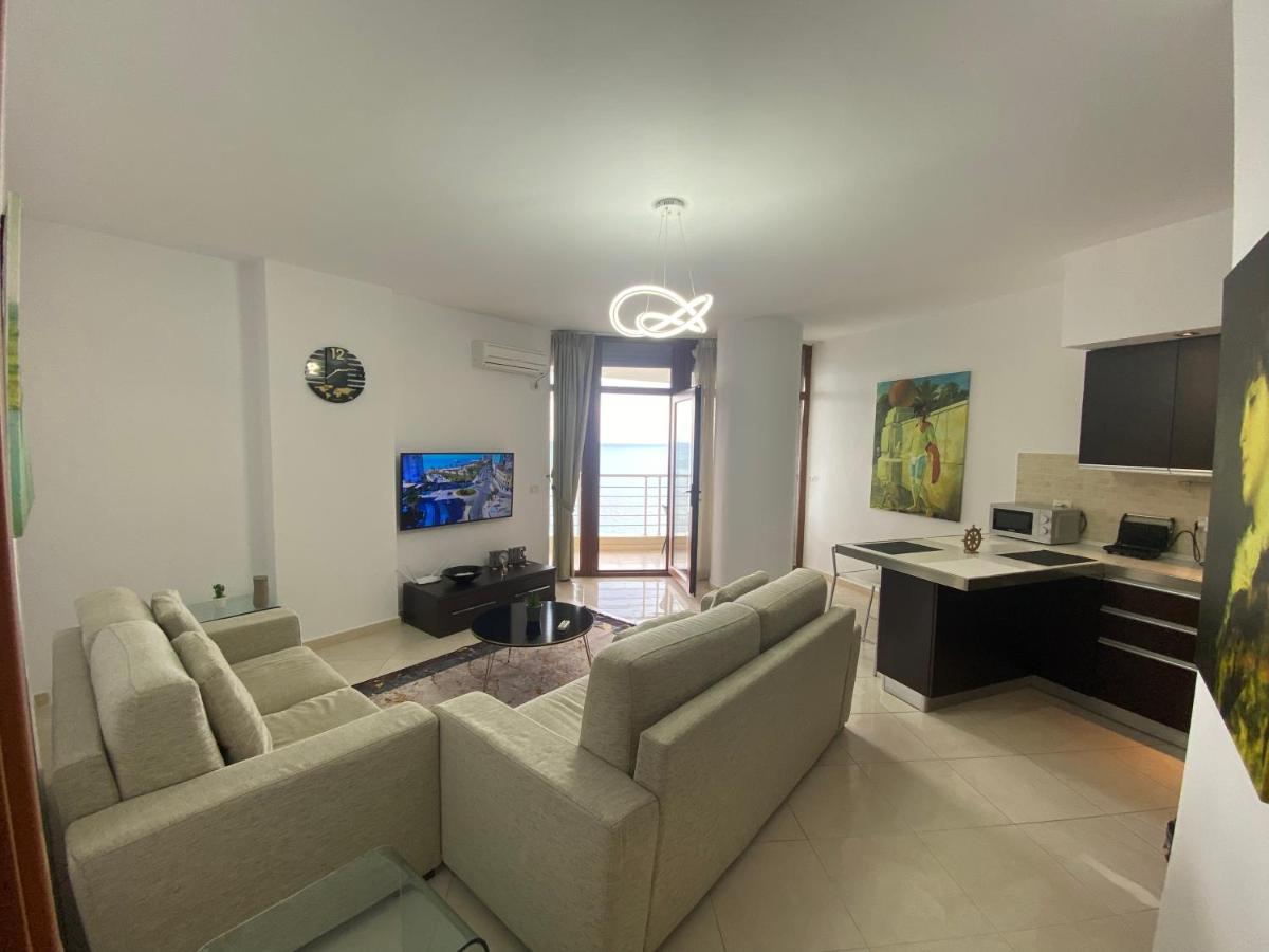 Currila Beach Apartment Durrës Exteriör bild