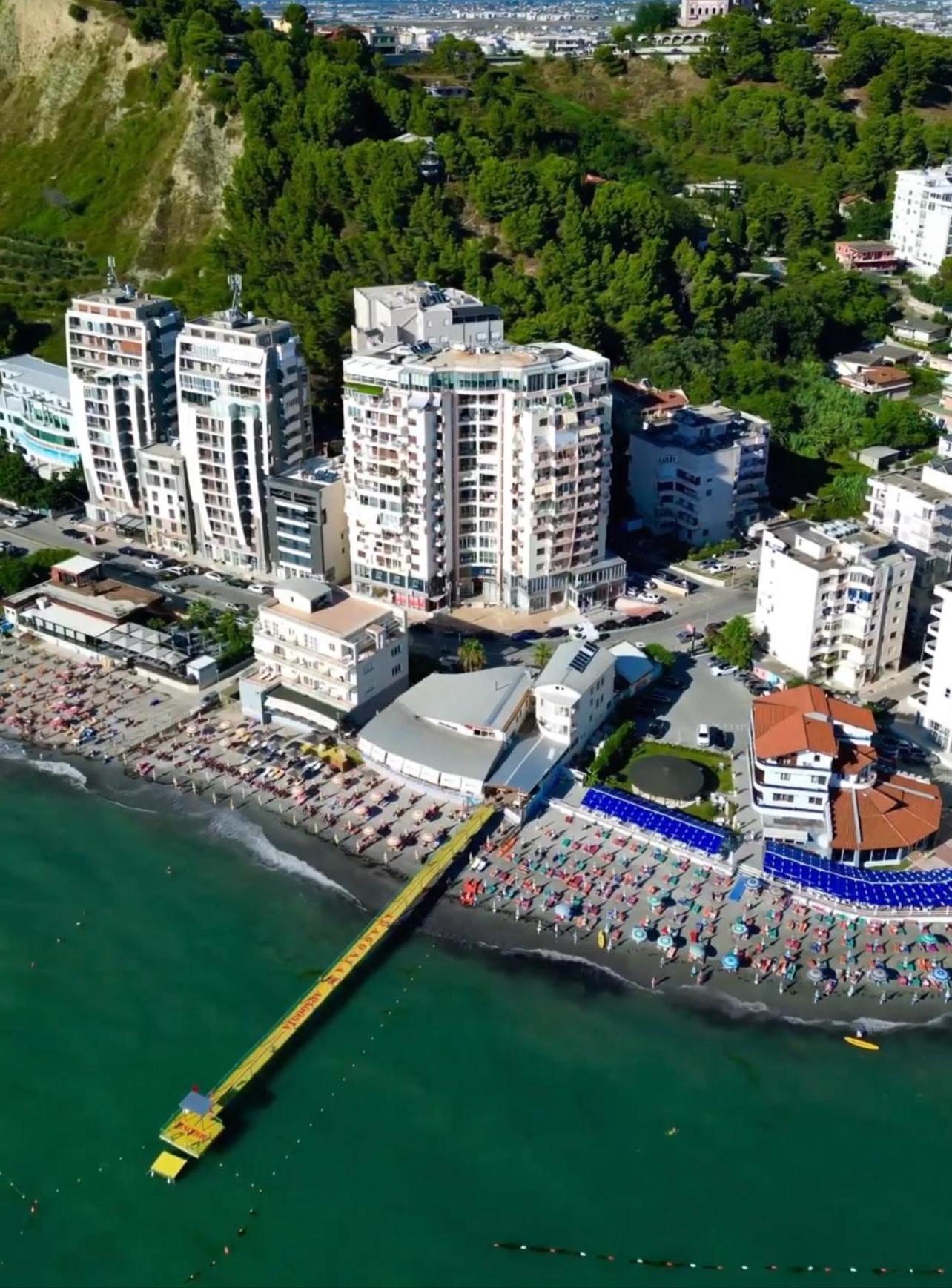 Currila Beach Apartment Durrës Exteriör bild